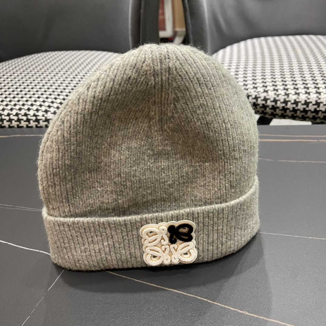 Loewe Caps